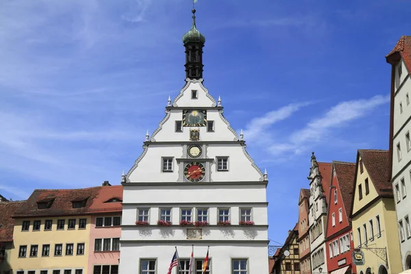 Stary rynek z ratuszem ob der Tauber — Zdjęcie stockowe