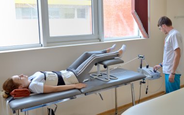 düşük sırt ağrıları tedavisinde uzama
