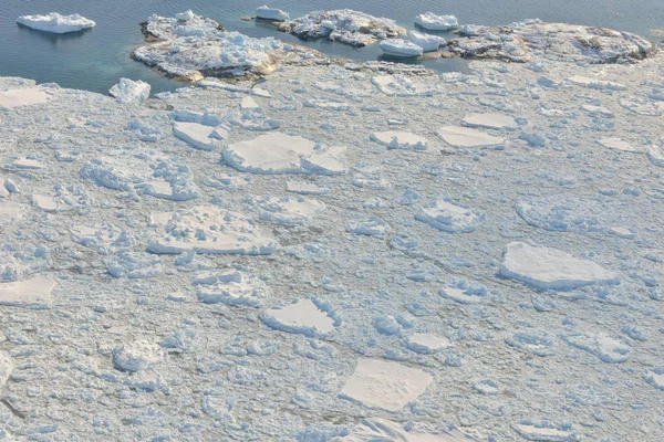Танення льоду над в Ґренландія — стокове фото