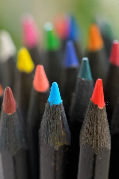Кольорові олівці чорний — стокове фото