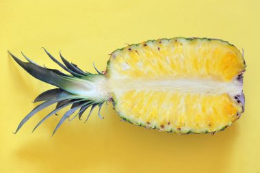 Ananas kesme Raw 