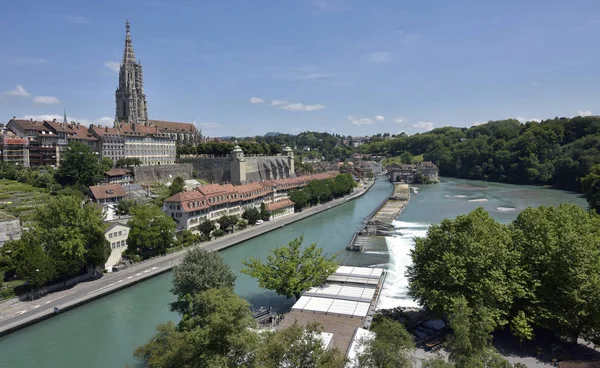 Mittlere köprü Ren Nehri üzerinde