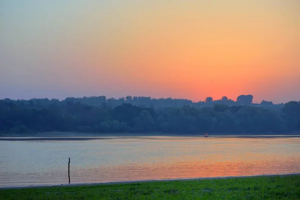 Sunrise over Danube river — Stock Photo, Image