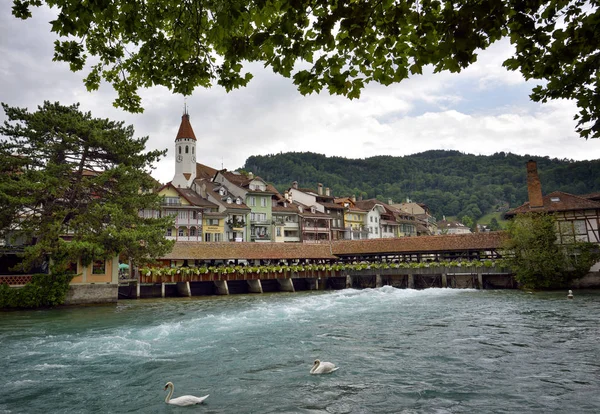Thun city and river- Aare, Switzerland - 23 july 2017 — Stock Photo, Image