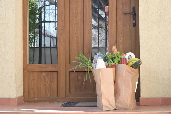 Delivering Food Self Isolate People Quarantine Home — Stock Photo, Image