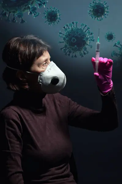 Woman Wearing Medical Protective Virus Mask Syringe — Stock Photo, Image