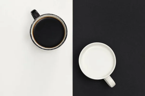 Tazza Astratta Bianco Nero Con Caffè Latte — Foto Stock