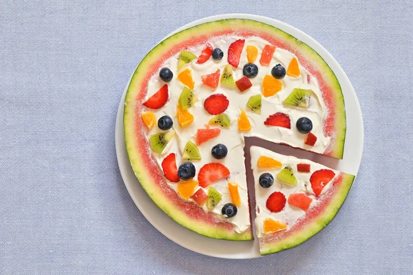 Uma Fatia Salada Frutas Exóticas Pizza Melancia — Fotografia de Stock