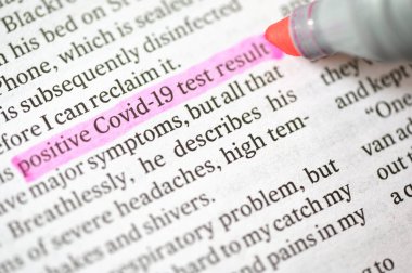 Coronavirus hastalığı hakkında haber bülteninde yayınlanan fosforlu kalem COVID 19