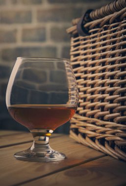 bardak konyak tonlama studio retro vurdu