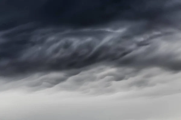 Linsenraster und Gewitterwolke aus nächster Nähe — Stockfoto