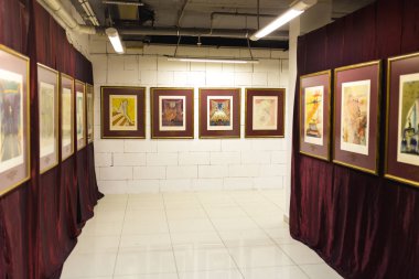 Ufa, Rusya 03 Aralık 2016: Dali satışa çağdaş sanat 