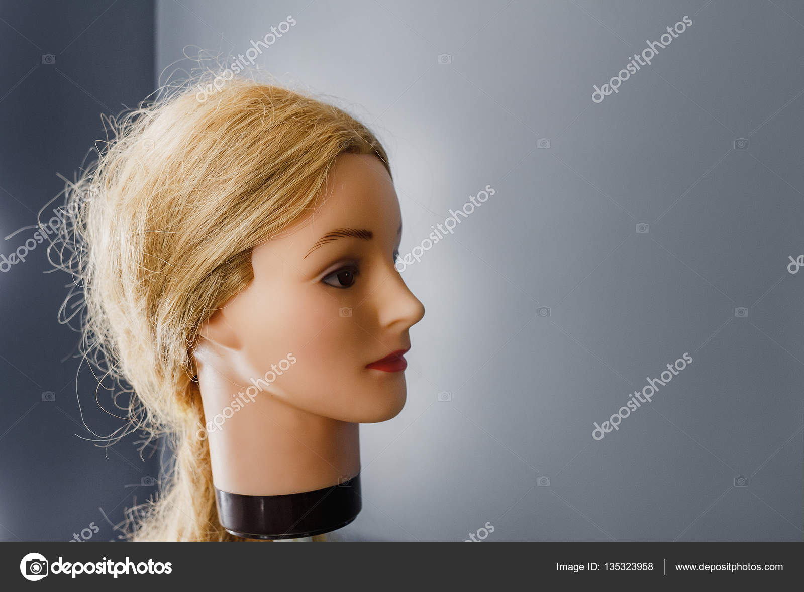 Mannequin S Head With Hairstyle In Hairdresser Salon Stock Photo