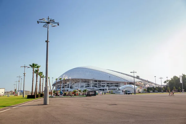 25 JULHO 2016 Adler, SOCHI, RÚSSIA: O estádio de hóquei que está no Parque Olímpico de Sochi — Fotografia de Stock