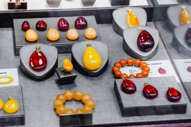 Kuyumcu vitrin değerli Lal Taşı