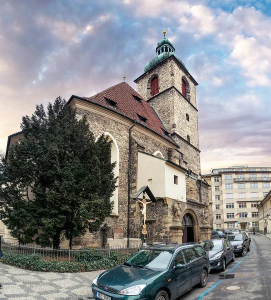 PRAGUE, CZECH REPUBLIC - 18 MARCH, 2017: Catholic Church chapel of St. Henry and St. Kunhuta is located in Prague 's New Town . — стоковое фото