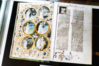 Antik theologic kitap el yazması