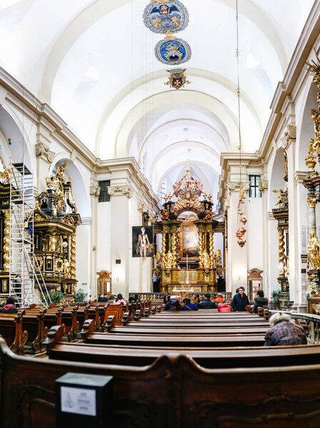 ПЕГИДА, ЧЕШСКАЯ РЕСПУБЛИКА, 19 МАРТА 2017 ГОДА: Интерьер кармелитской церкви Пресвятой Богородицы-Победительницы в Пскове
.