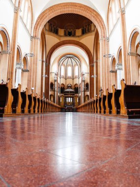 Panoramik iç St Francis Assisi Kilisesi, Viyana. Katedral 1898 yılında inşa edilmiş
