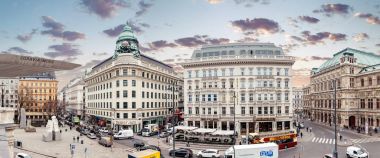 Viyana, Avusturya, 23 Mart 2017: yoğun trafik, Hotel Sacher, Albertina Meydanı'na Devlet Operası panoramik manzaralı Merkezi yoIda Viyana