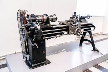 Eski Torna tezgahı ekipmanı çeşitli metal için çalışmak