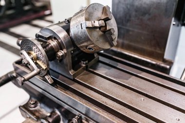 Eski Torna tezgahı ekipmanı çeşitli metal için çalışmak