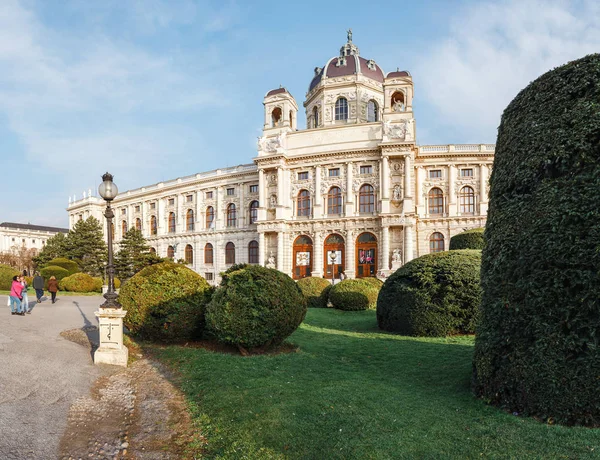 24 MARZO 2017, VIENA, AUSTRIA: Vista panorámica de la historia del Museo de Bellas Artes de Viena, una de las galerías de arte más famosas del mundo — Foto de Stock