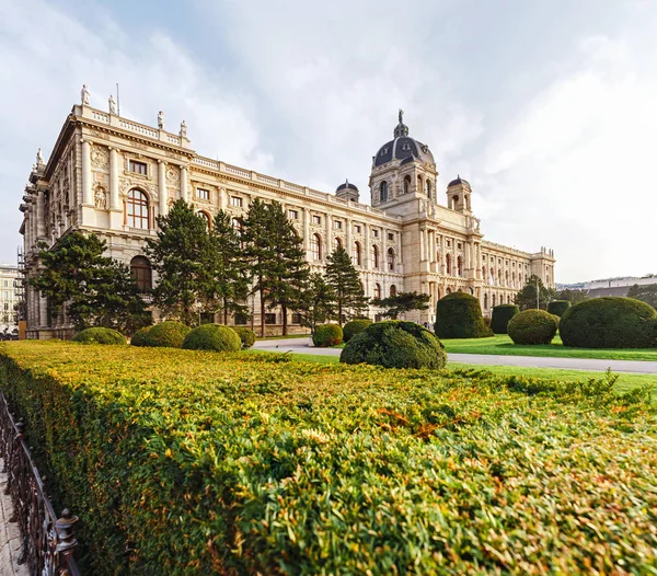 Πανοραμική άποψη της Ιστορίας Μουσείο Καλών Τεχνών στη Βιέννη της Αυστρίας, ένα από τα πιο διάσημη γκαλερί τέχνης στον κόσμο — Φωτογραφία Αρχείου
