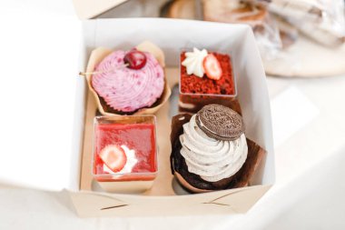 Kek ve kurabiye, şeker dükkanı vitrin satış