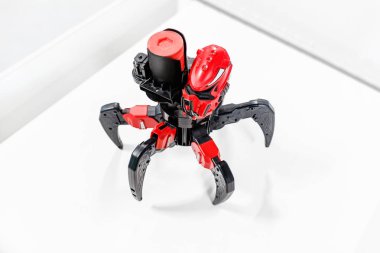 Silahlı askeri çocuk örümcek oyuncak Robot Sergisi