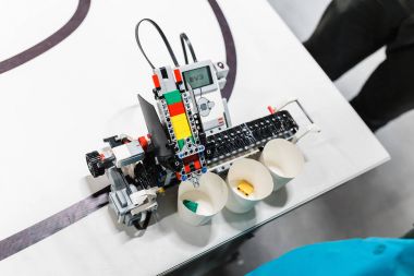 Ufa, Rusya Federasyonu - 21 Ağustos: Açık sergi Self-Made lego robotlar
