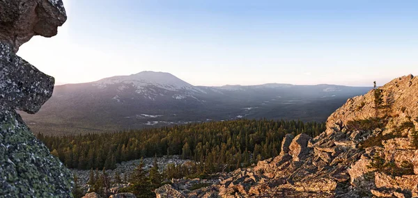 Uralbergen liggande panorama nära Iremel nationell park — Stockfoto