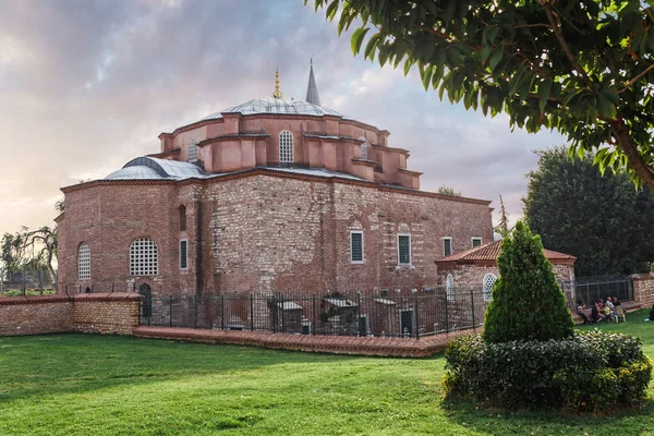 ISTANBUL, TURQUÍA - 10 DE SEPTIEMBRE DE 2017: La pequeña Santa Sofía Kucuk Ayasofya también conocida como Iglesia de los Santos Sergio y Baco — Foto de Stock