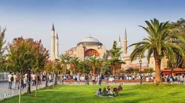 Istanbul, Türkiye - 10 Eylül 2017: Ana turistik İstanbul - Ayasofya Camii ve eski kilise, Türkiye