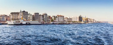 11 Eylül 2017, Türkiye, Istanbul: Istanbul 'un panoramik manzaralı binalar ve yolcu gemisi