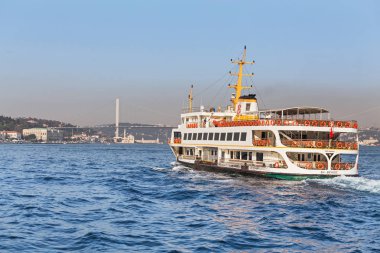 11 Eylül 2017, Türkiye, Istanbul: yolcu feribot gemisi boğaz boyunca Istanbul genelinde insanlar taşır