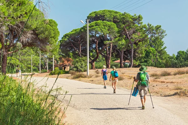 Multinational group of three tourists exploring nature of Turkey, while travelling by Lycian Way in Chirali — Stock Photo, Image