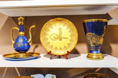 Eylül 2017, Türkiye, Istanbul: Hatıra Doğu yemekleri testi ve dekoratif kaplamalar