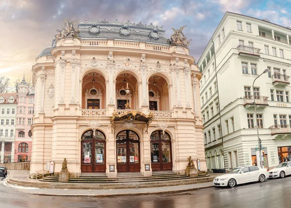 December 2017, Karlsbad, Tjeckien: National Opera Theater i stil med modern barock i Carlsbad — Stockfoto