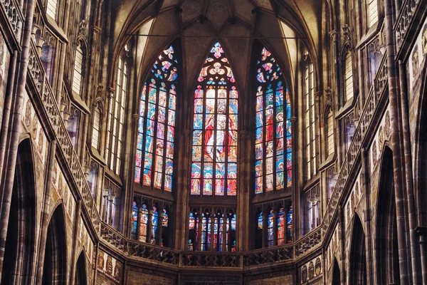 19 DE MARZO DE 2017, PRAGA, REPÚBLICA CHECA: Interior de la famosa Catedral de San Vito de Praga —  Fotos de Stock