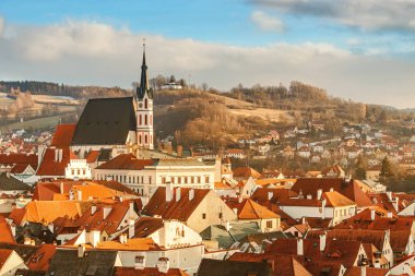 Çek Cumhuriyeti'nde Cesky Krumlov şehrin görkemli mimarisinin güzel panoramik manzarası