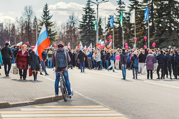2018 年 5 月 5 日、ウファ、ロシア: プーチンに対して言論の自由のためのロシアの抗議の集会行列 — ストック写真
