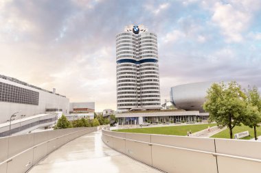 07 Ağustos 2019, Münih, Almanya: Münih 'teki Bmw Genel Merkezi