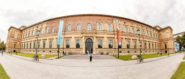 07 Agosto 2019, Munich, Alemania: Vista de la antigua galería de arte de Pinakothek — Foto de Stock