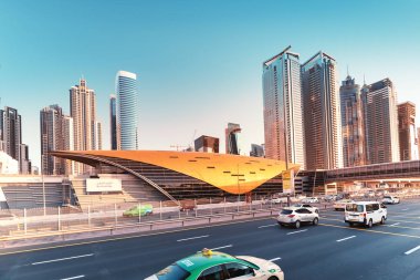26 Kasım 2019, Birleşik Arap Emirlikleri, Dubai: Şehir merkezindeki Business Bay Metro İstasyonu