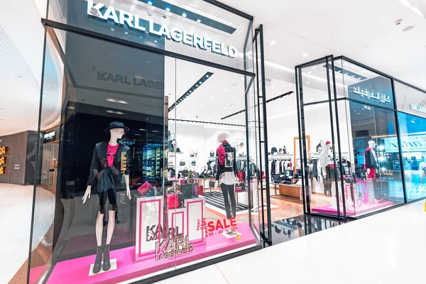 26 Listopad 2019, Uae, Dubaj: Karl Lagerfeld Fashion Store in Dubai Mall — Stock fotografie