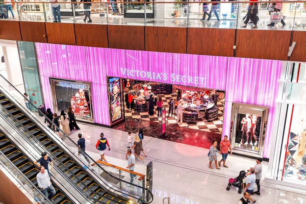 26 novembre 2019, Emirati Arabi Uniti, Dubai: Victoria Secret Store a Dubai Interni del centro commerciale — Foto Stock