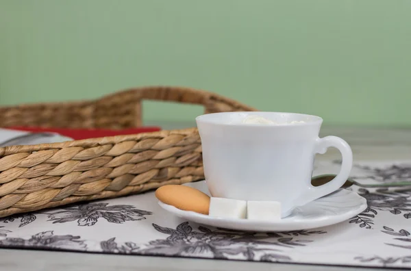 Taart met koffie. — Stockfoto