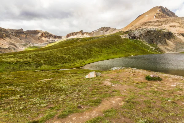 Sziklás Hegység Cirque Peak Helen Lake Felett Banff Nemzeti Park — Stock Fotó