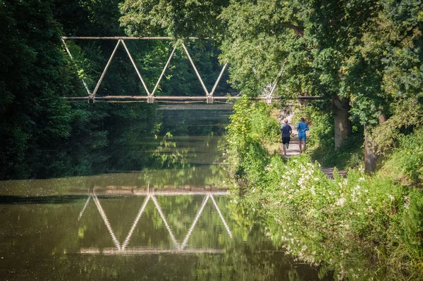 Canal path joggers — Stock Photo, Image